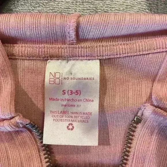 Women’s Pink Zip Up No Boundaries Crop Top - Picture 3 of 4